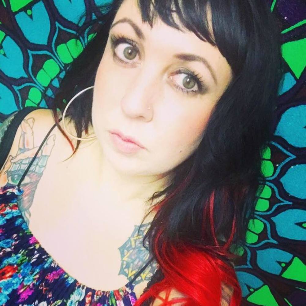Meet your Posher, Leticia